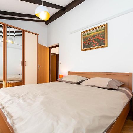 Apartments D&V 罗维尼 外观 照片